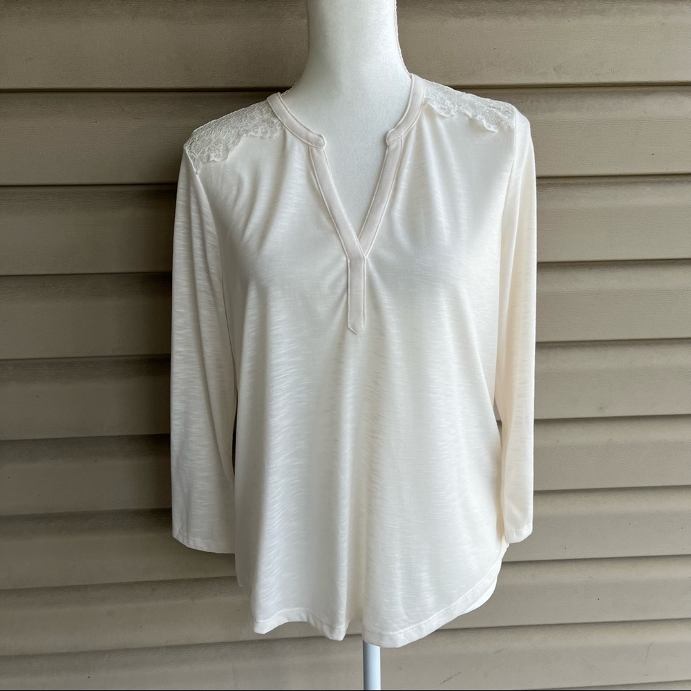•H&M• Split V-Neck Lace Accents Blouse NWOT - Size Small